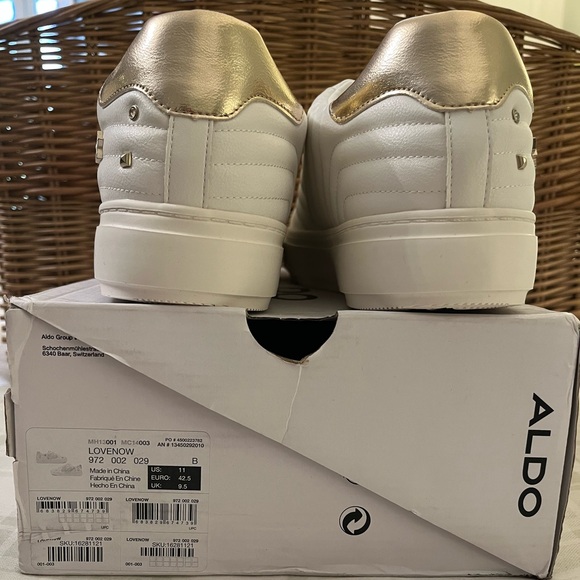 NIB Aldo LoveNow sneakers in white with gold accents, size 11 - Picture 3 of 7